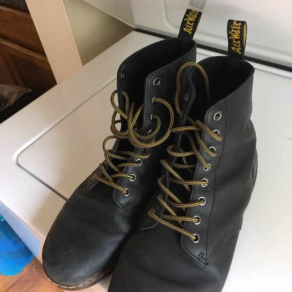 ❌Rough black dr. Martens boots - Picture 2 of 6